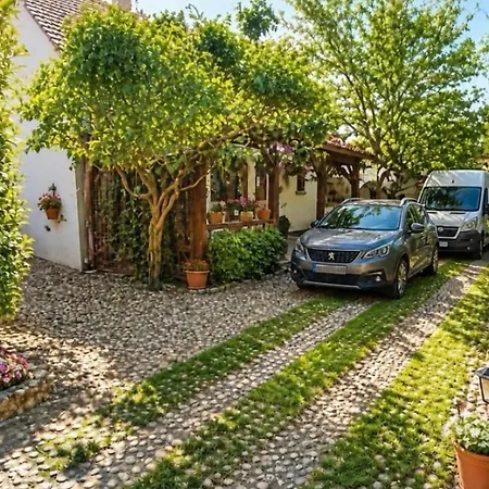 Chic House 15 Minutes Of Paris With Parking