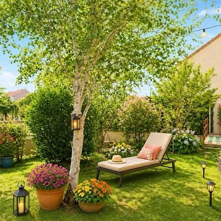 Chic House 15 Minutes Of Paris With Parking Сasa de vacaciones